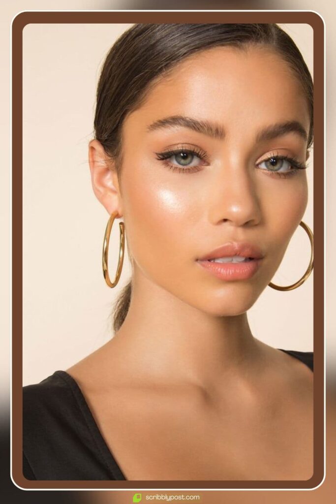 Golden Dewy Highlight Look