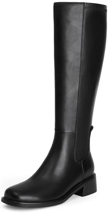Women's tall leather boot for a winter brunch look