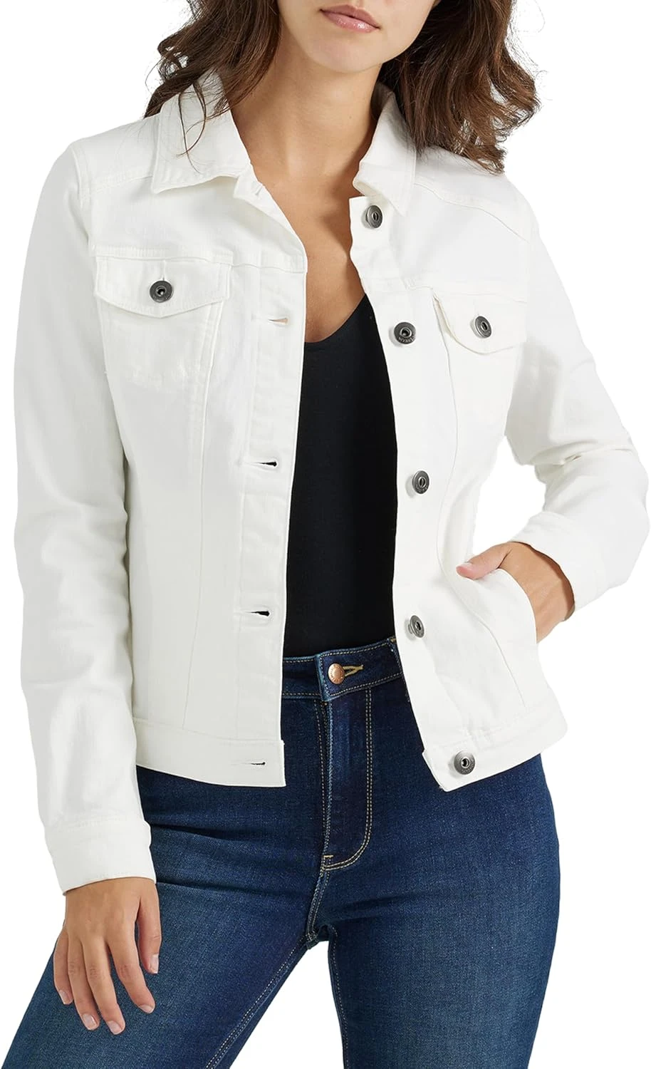 Women's fitted white leather jacket for a graphic contrast outfit
