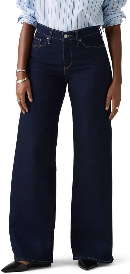 Women's wide leg dark wash jeans for a casual brunch outfit