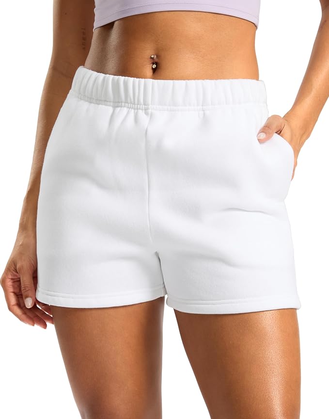 White cotton shorts for nautical vacation look