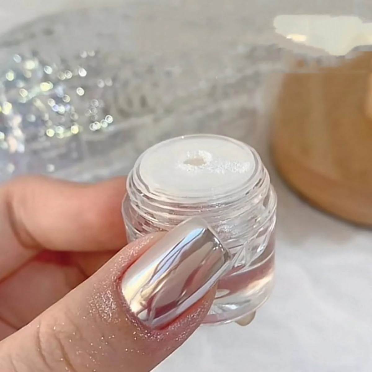 Chrome mirror nail powder for a mirror finish on glass nails