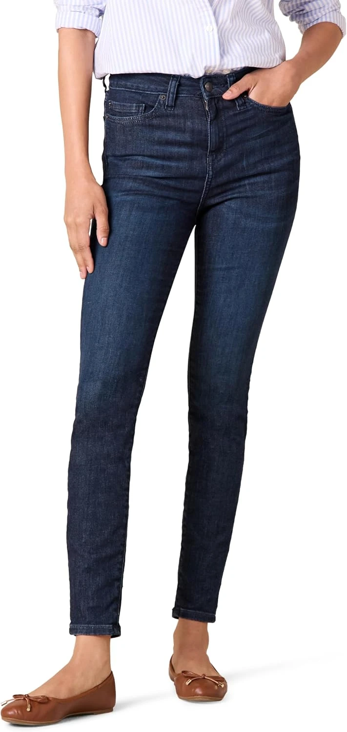 White Sweater Outfits: 16 Ways to Style the Piece That Goes With Everything 43 High rise jeans for cropped white cardigan retro outfit
